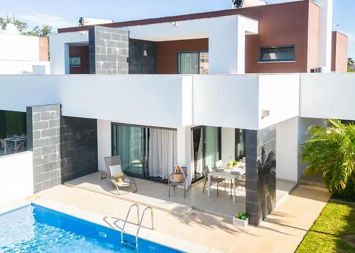 Novochoro - Small Garden By Dreamvillasalbufeira *