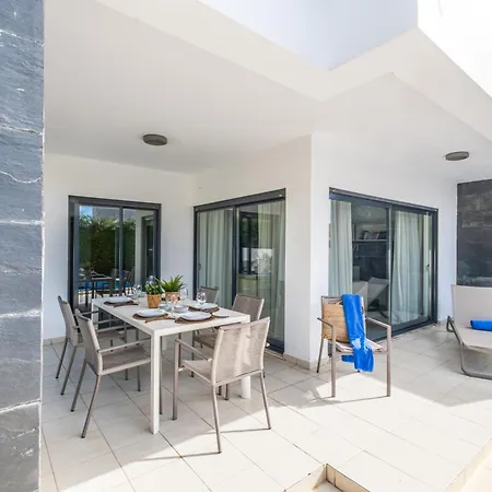 Villa Novochoro - Small Garden By Dreamvillasalbufeira *